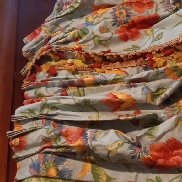 Gorgeous French Country Drape - Picture 7 of 7